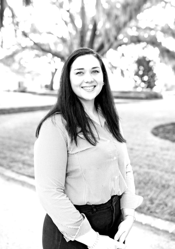 Hannah-Headhsot-FordP-scaled-blackwhite